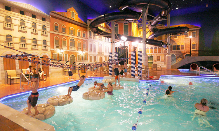 Venetian Waterpark, Holiday Inn & Suites