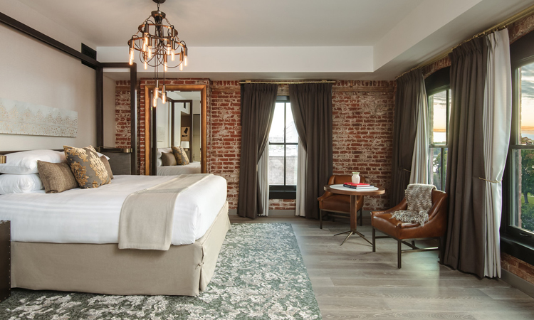 Charmant Guest Room