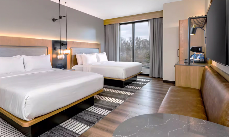 The Key Hotel Dubuque, Tapestry Collection by Hilton "Guest Room", Dubuque, IA