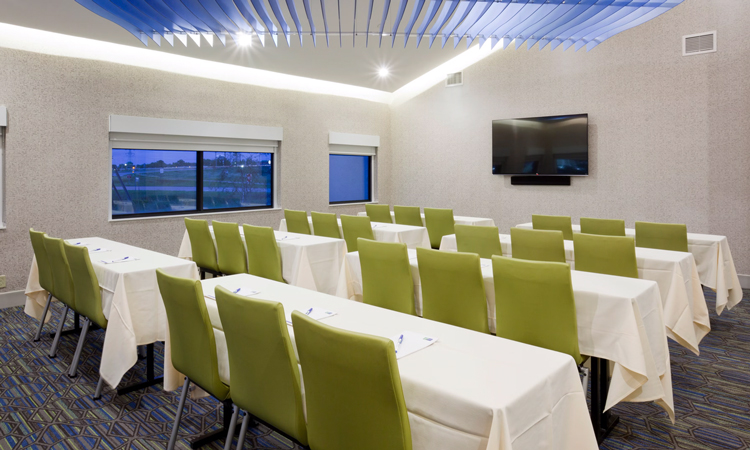 Holiday Inn Express Roseville-Saint Paul Meeting
