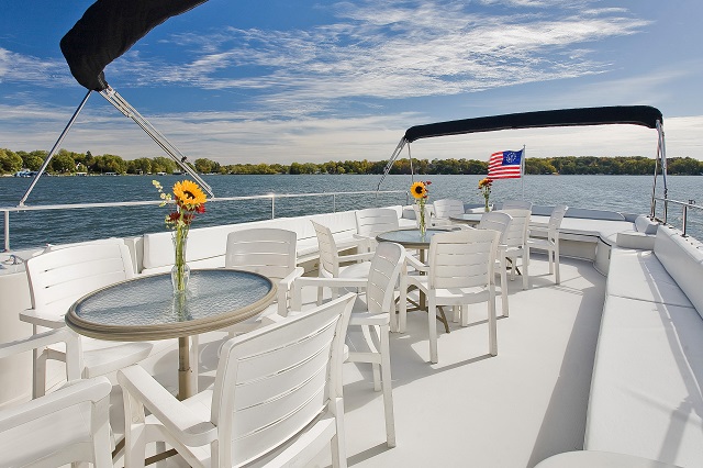 Al & Alma's Charter Cruises "Avanti" Sundeck