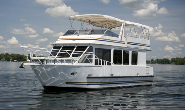 Paradise Charter Cruises on Lake Minnetonka