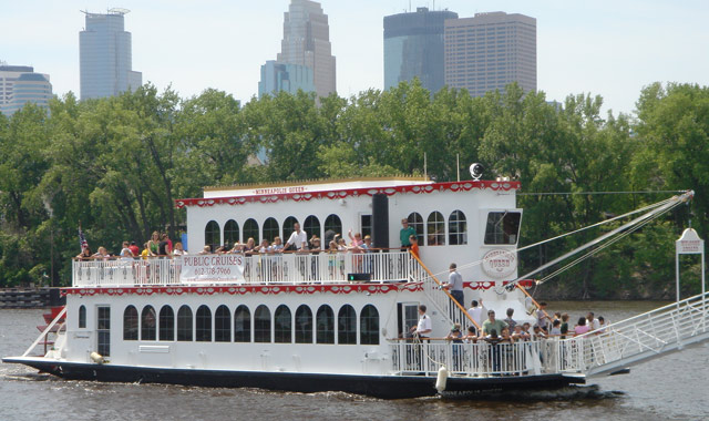 Minneapolis Queen on the Mississippi River